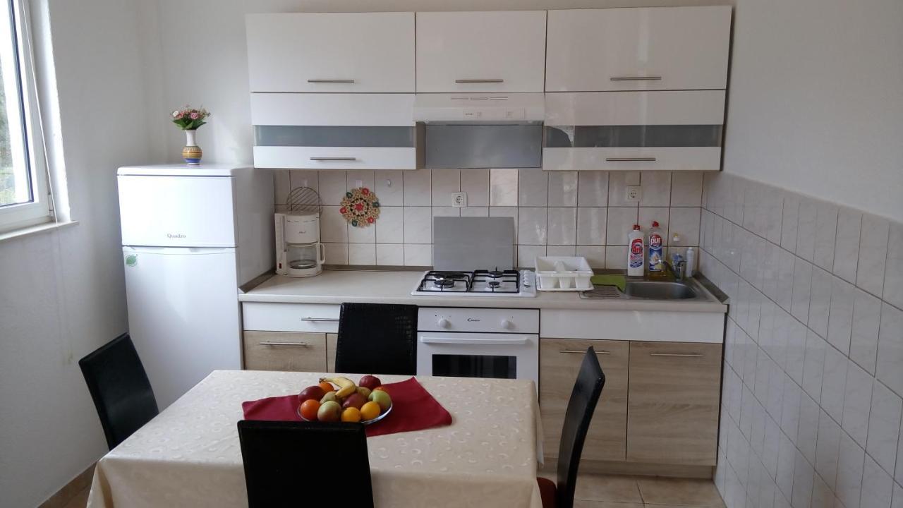 Apartments Tinka Гребащиця Екстер'єр фото